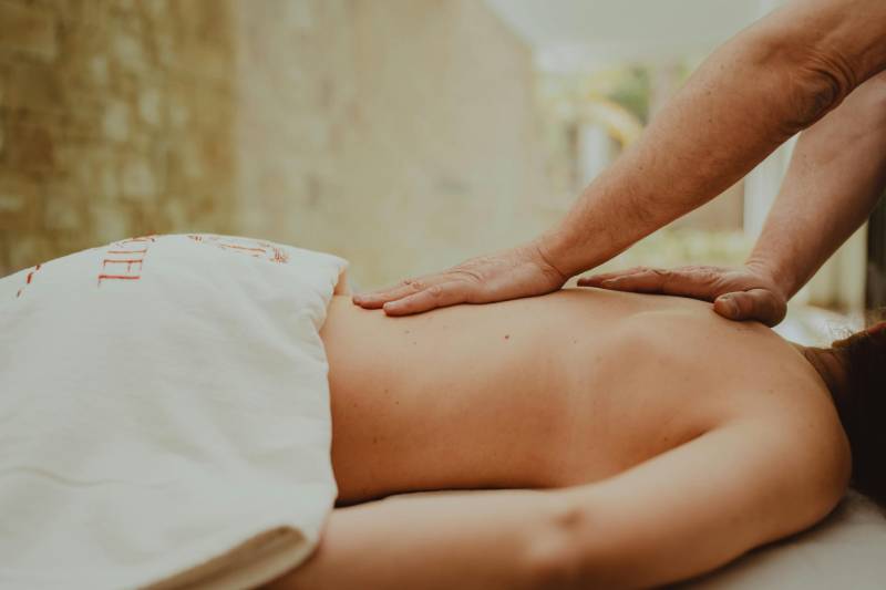 lymphatic drainage technique - massage of leg